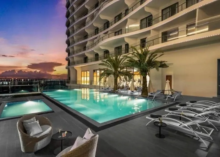 Bay View Panoramic Bay View Luxury Aparthotel Hạ Long